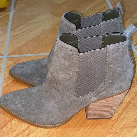 NIB Marc Fisher grayish boots size: 9M - Picture 5 of 10